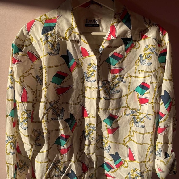 Vintage 90s Levi’s button up - Picture 3 of 3